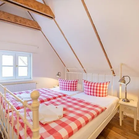 Gutshaus Krimvitz Ferienwohnung Auf Ruegen Putbus Exterior photo