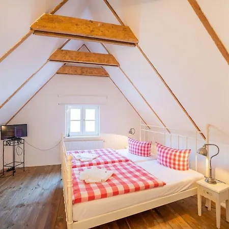 Gutshaus Krimvitz Ferienwohnung Auf Ruegen Putbus Exterior photo
